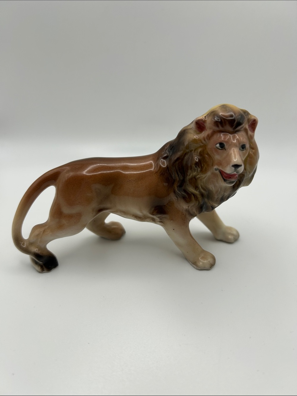 Vintage Ceramic Lion Figurine - Brown 5”x3.5” no chips made in Japan